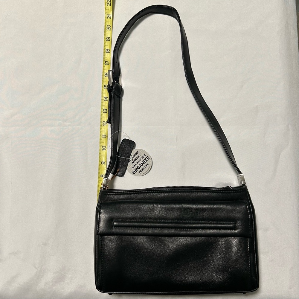 Classic Black Leather Shoulder Bag with Versatile Design